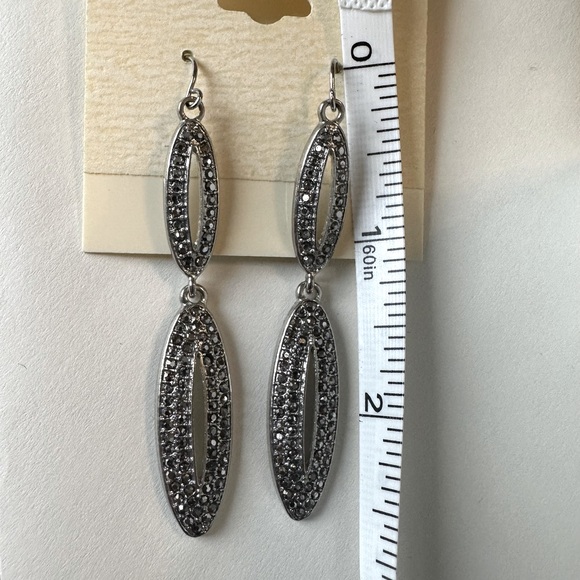 Pretty, silver & sparkly earrings - Picture 2 of 3